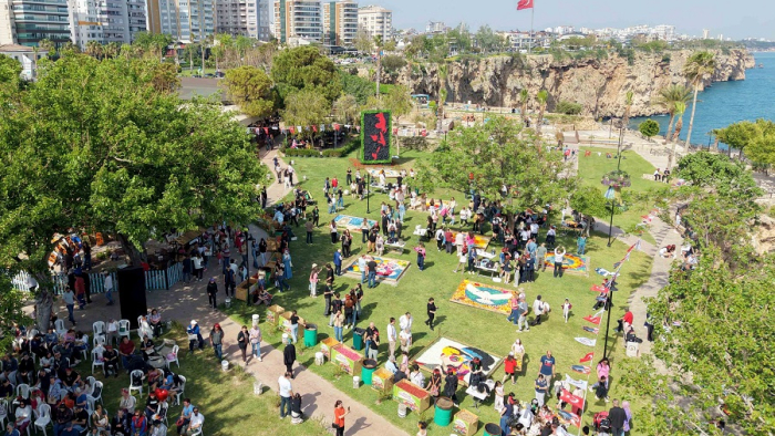 Muratpaşa’da Çiçekten Sanat: 130 Bin Çiçekle Yarıştılar!