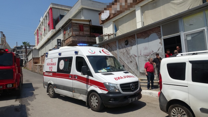 Antalya’da Fabrikada Patlama: İşçi Ağır Yaralandı