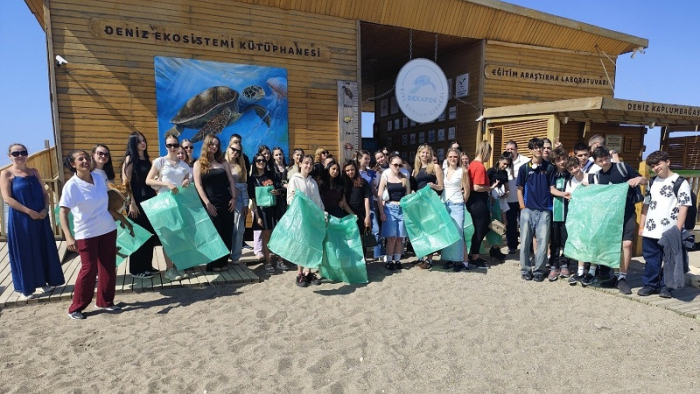 Erasmus Öğrencilerinden Manavgat’ta Anlamlı Temizlik Etkinliği