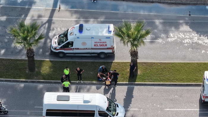 Manavgat'ta İki Motosiklet Çarpıştı: 2 Sürücü Yaralandı!