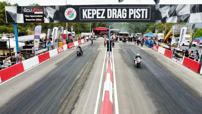 Kepez'de Motodrag Heyecanı: Türkiye Şampiyonası Pistte Başladı!