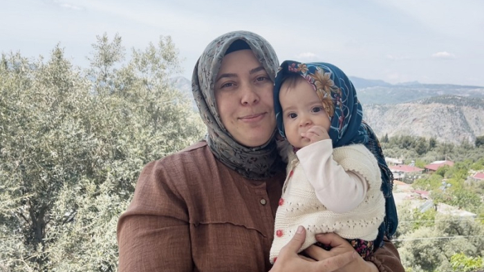 Antalya’nın Viral Bebeği Gökçe: Anne-Kızın Görüntüleri Rekor Kırdı!