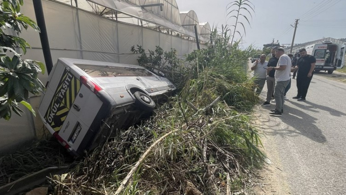 Alanya'da Okul Servisi Şarampole Devrildi: 6 Yaralı