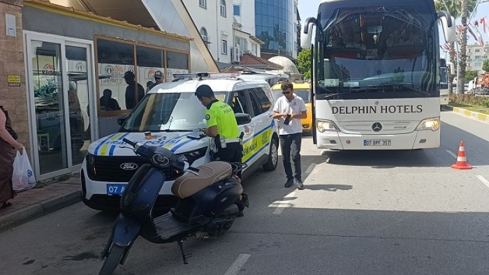 Ters Yönde Kaçtı, Otobüse Çarptı, Cezadan Kurtulamadı