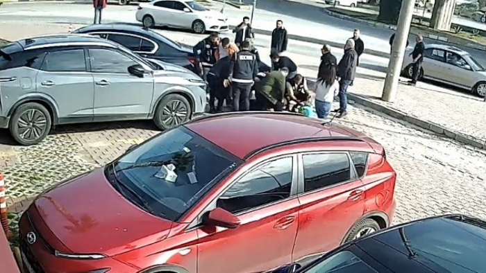 Poşetle 2 Milyon TL Rüşvet Alırken Yakalandılar!
