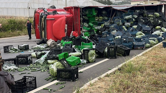 Gazipaşa'da Kamyon ile Motosiklet Çarpıştı: 3 Yaralı