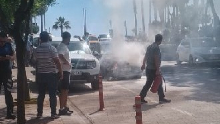 Alanya'da Seyir Halindeki Otomobil Alev Aldı!