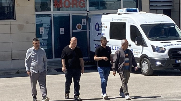 Tırın altında kalarak hayatını kaybeden gencin cenazesi yakınları tarafından teslim alındı