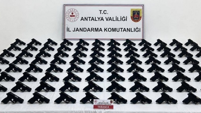 Antalya'da 100 adet ruhsatsız tabanca ele geçirildi