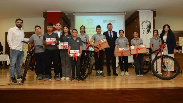 Genç zihinler aynı çatı altında buluştu