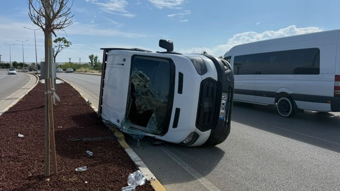 Antalya'da otomobil ile kamyonet çarpıştı: 7 yaralı