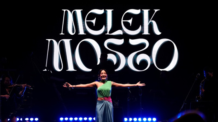 Melek Mosso Alanya'da festivalde sahne aldı