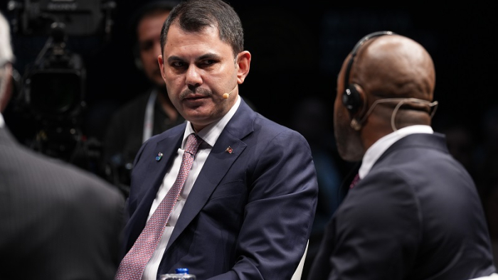 Bakan Kurum: "Fosil yakıtlardan uzaklaşmak zorundayız"